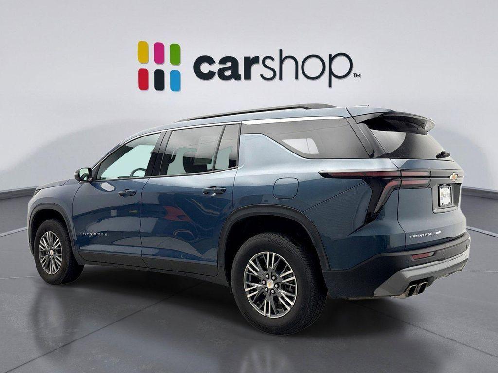 used 2025 Chevrolet Traverse car, priced at $37,200