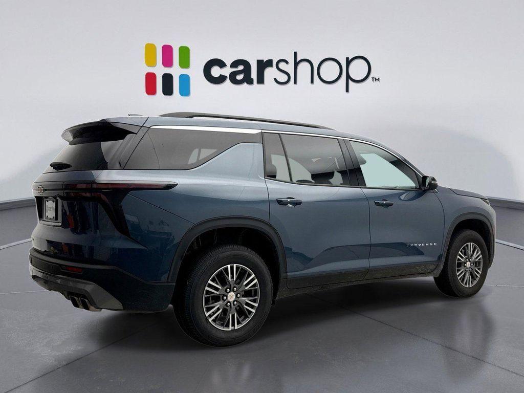 used 2025 Chevrolet Traverse car, priced at $37,200
