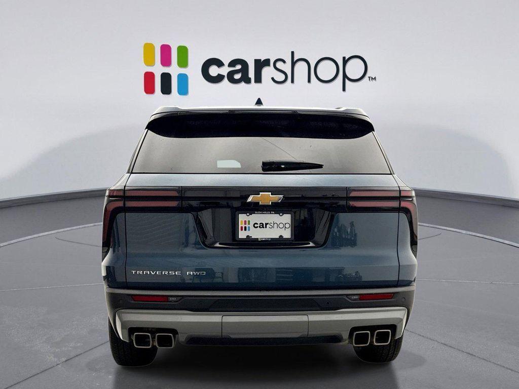 used 2025 Chevrolet Traverse car, priced at $37,200