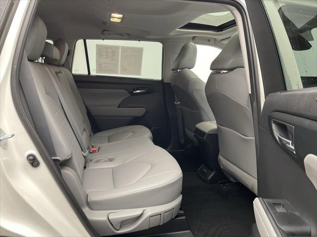 used 2021 Toyota Highlander car, priced at $38,600