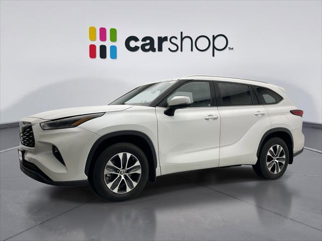 used 2021 Toyota Highlander car, priced at $38,600