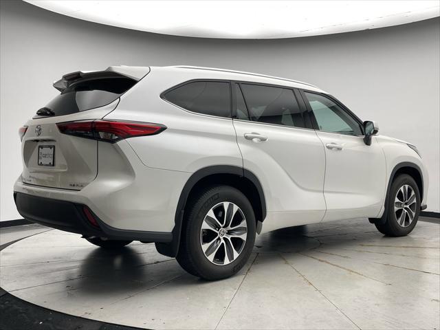 used 2021 Toyota Highlander car, priced at $38,600