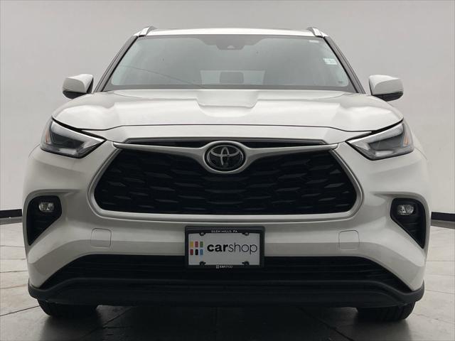 used 2021 Toyota Highlander car, priced at $38,600