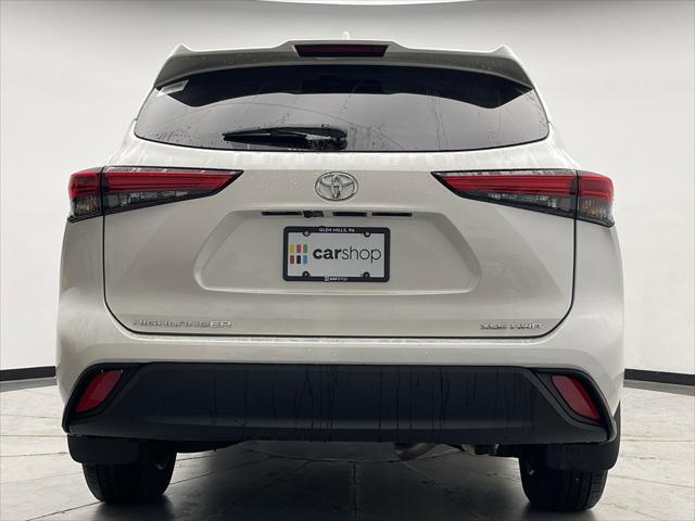 used 2021 Toyota Highlander car, priced at $38,600