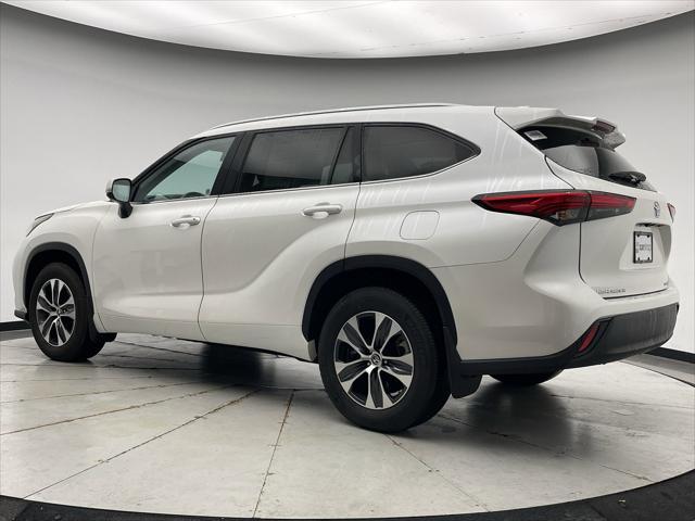 used 2021 Toyota Highlander car, priced at $38,600