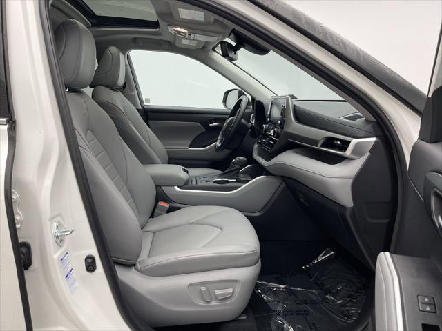 used 2021 Toyota Highlander car, priced at $38,600