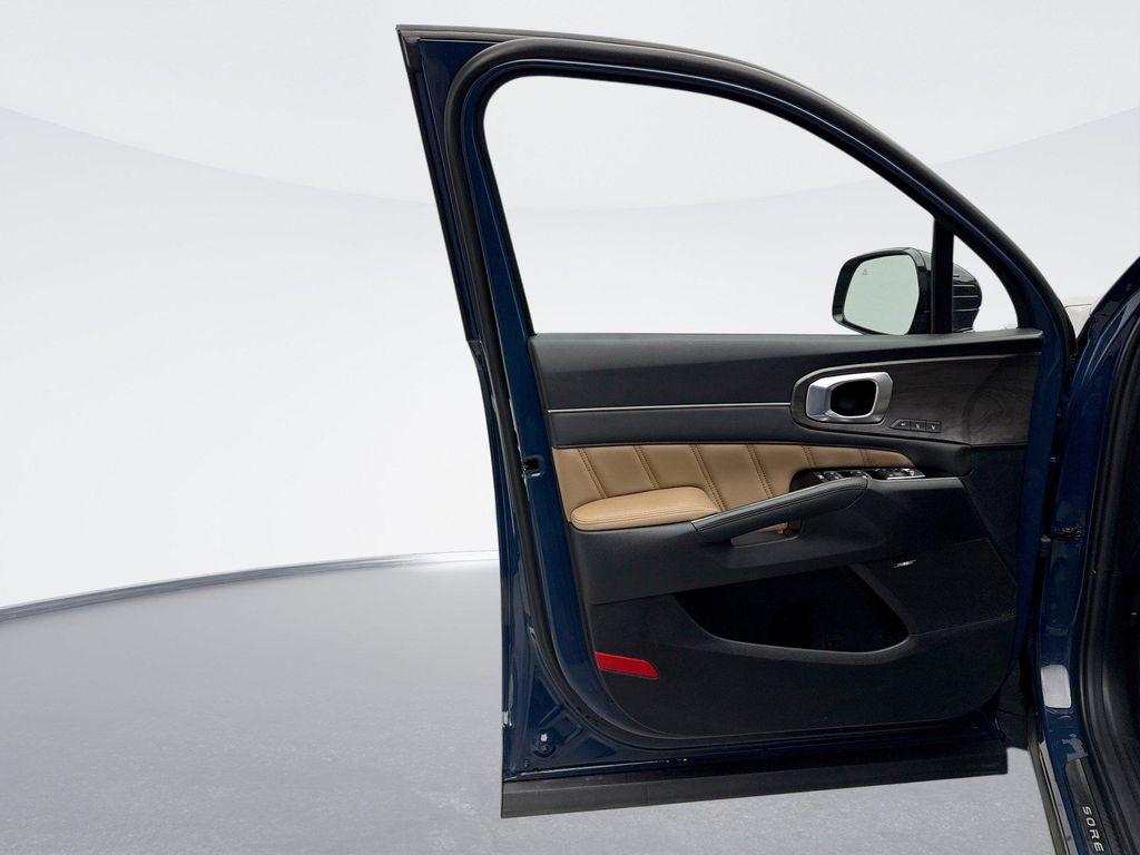 used 2025 Kia Sorento car, priced at $40,099