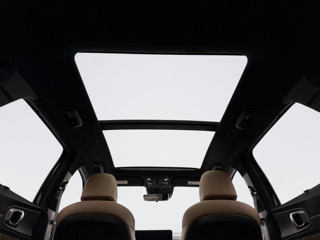 used 2025 Kia Sorento car, priced at $40,099