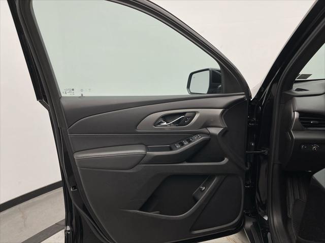 used 2023 Chevrolet Traverse car, priced at $35,599