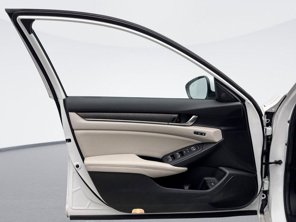 used 2021 Honda Accord Hybrid car, priced at $26,399