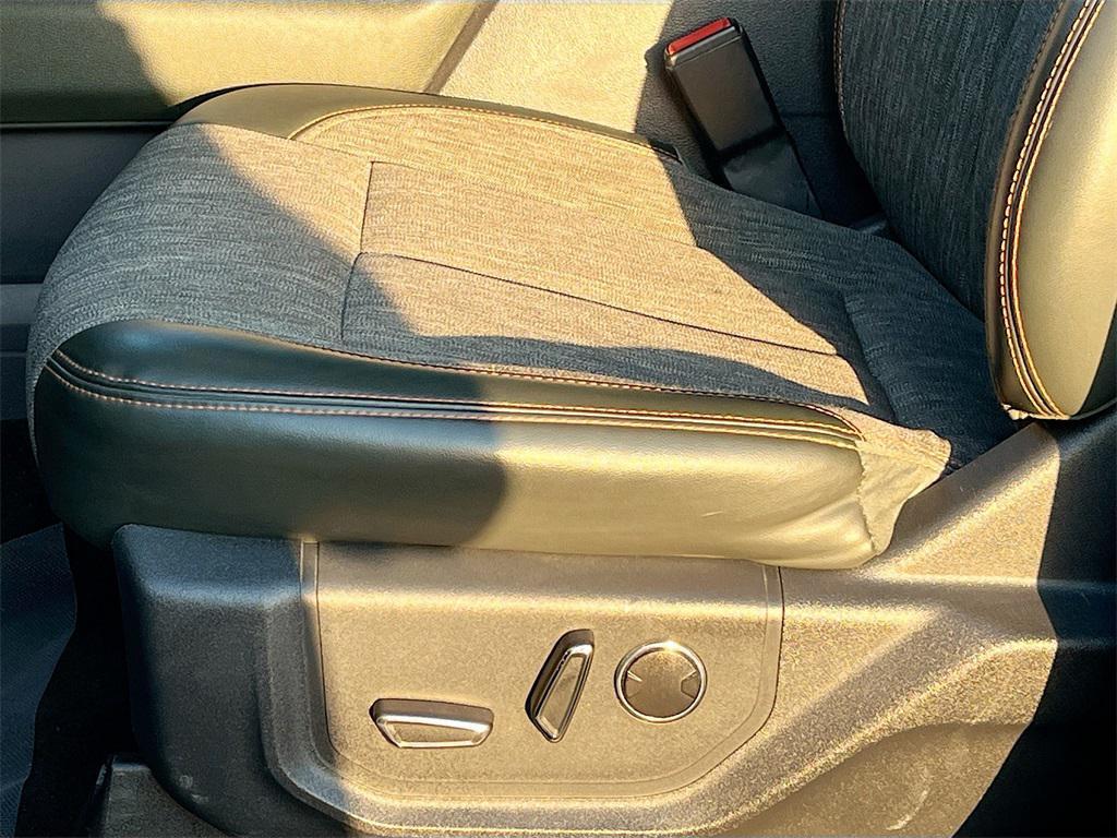 used 2022 Ford Expedition car, priced at $44,000