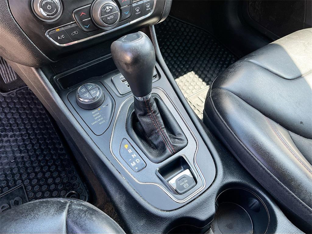 used 2020 Jeep Cherokee car, priced at $17,700