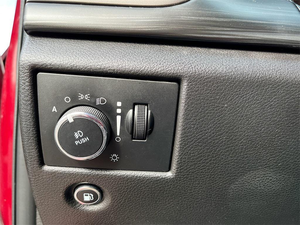 used 2021 Jeep Grand Cherokee car, priced at $20,400