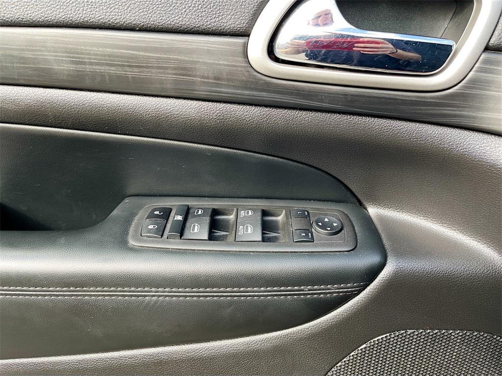 used 2021 Jeep Grand Cherokee car, priced at $20,400