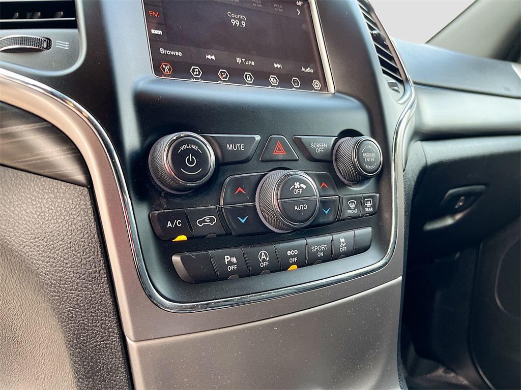 used 2021 Jeep Grand Cherokee car, priced at $20,400