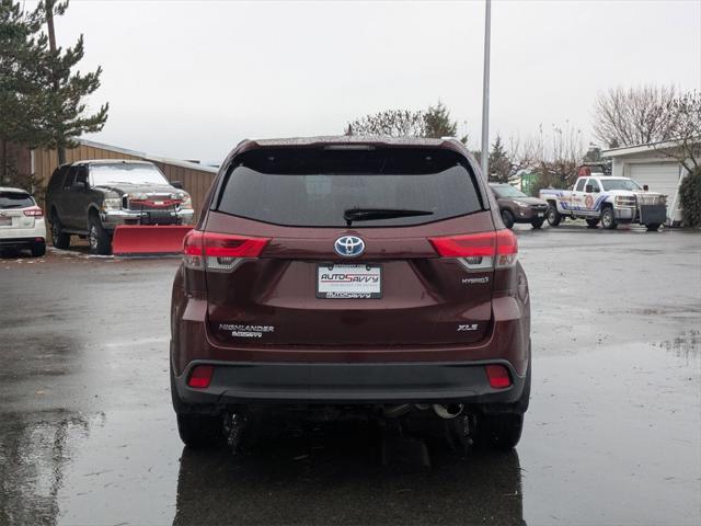 used 2019 Toyota Highlander Hybrid car, priced at $29,200