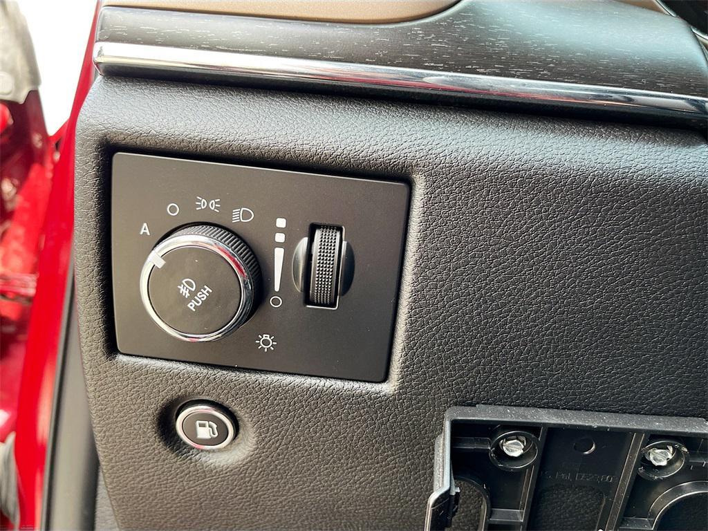 used 2015 Jeep Grand Cherokee car, priced at $14,200