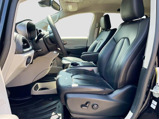 used 2023 Chrysler Pacifica car, priced at $29,000