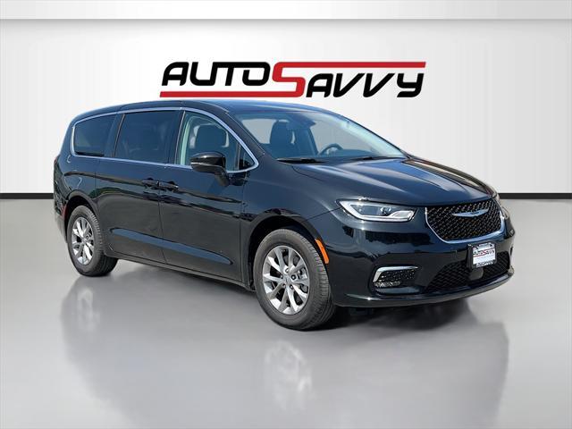 used 2023 Chrysler Pacifica car, priced at $29,000