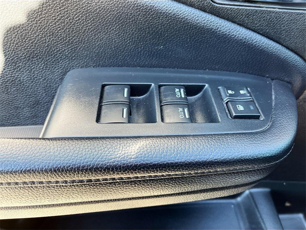 used 2022 Honda Pilot car, priced at $28,000