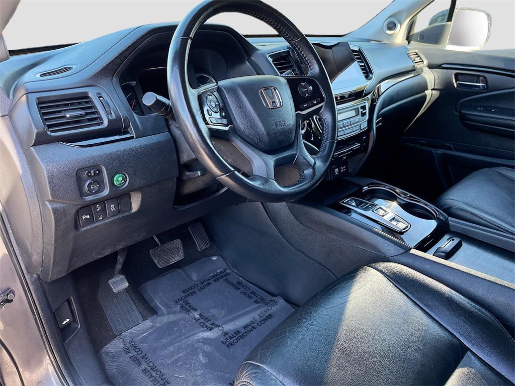 used 2022 Honda Pilot car, priced at $28,000