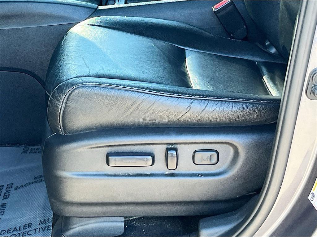 used 2022 Honda Pilot car, priced at $28,000