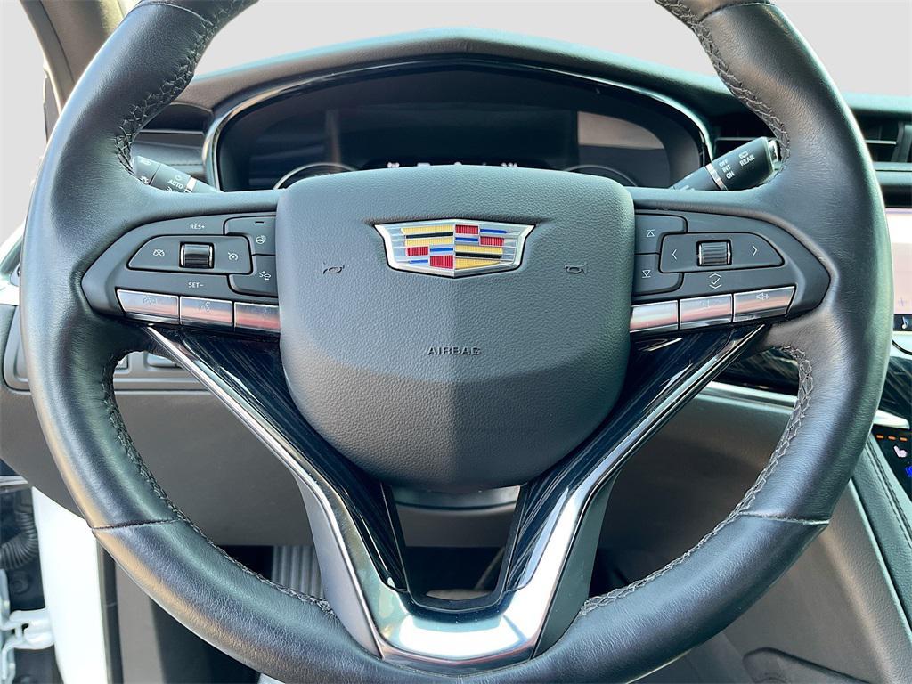used 2024 Cadillac XT6 car, priced at $41,000