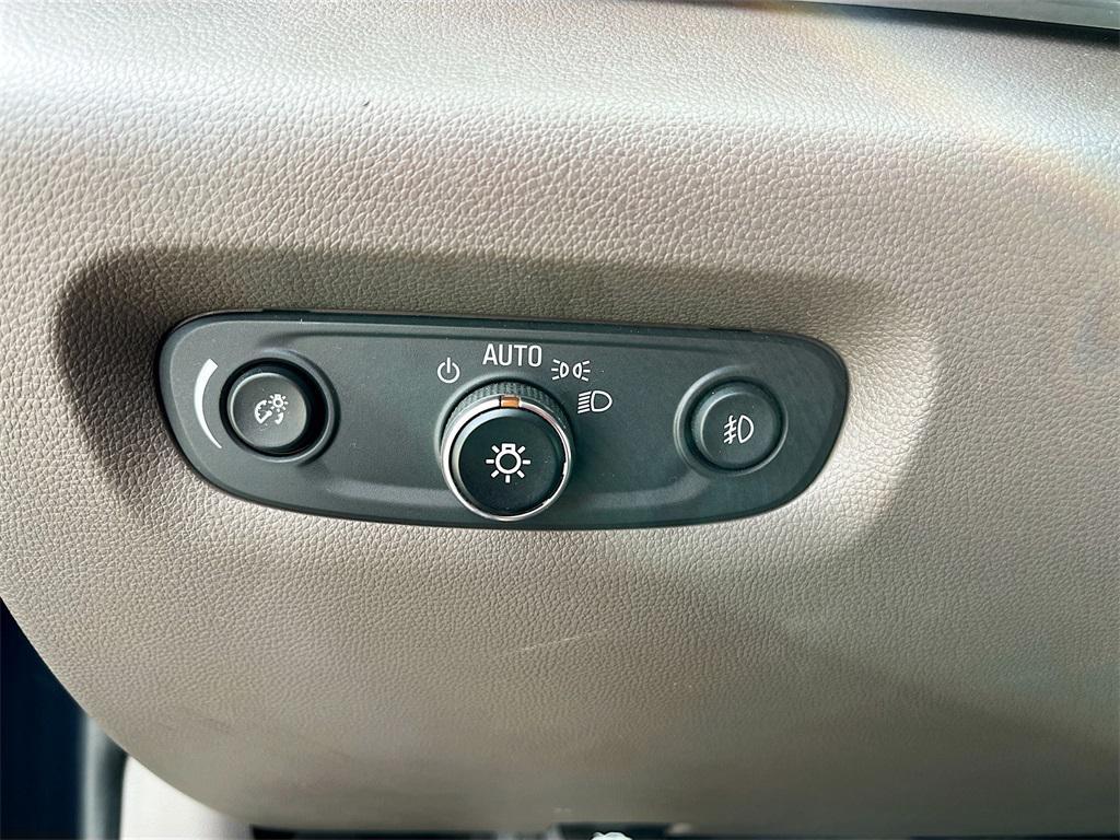 used 2020 Chevrolet Traverse car, priced at $27,400