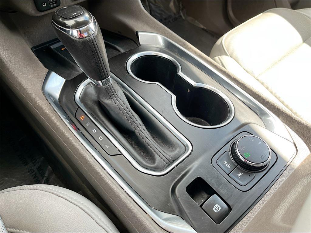 used 2020 Chevrolet Traverse car, priced at $27,400