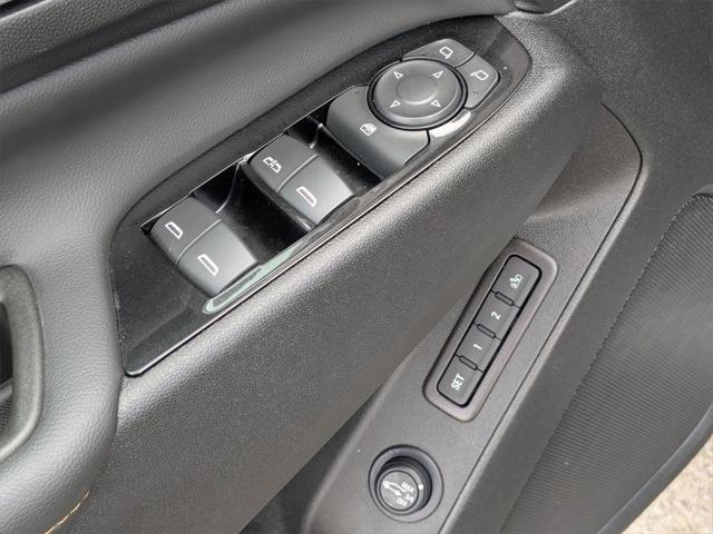 used 2023 Chevrolet Equinox car, priced at $25,000