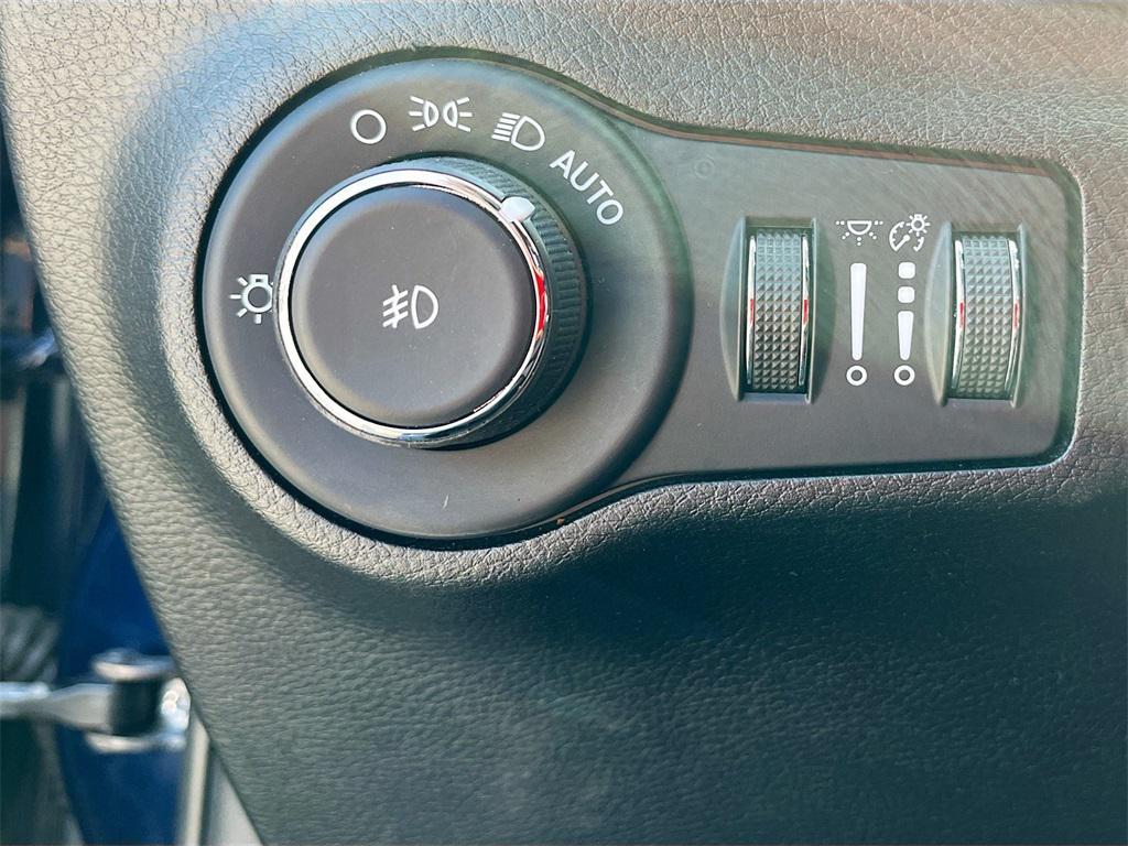 used 2021 Jeep Compass car, priced at $15,900