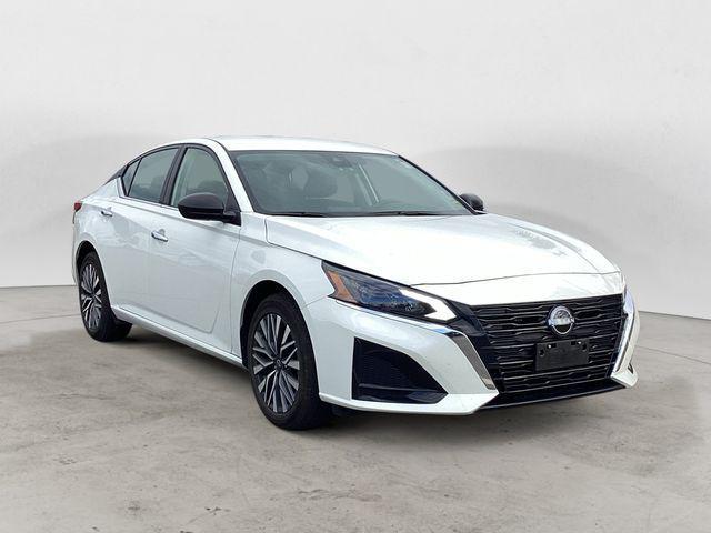 used 2024 Nissan Altima car, priced at $25,991