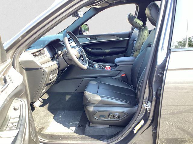 new 2025 Jeep Grand Cherokee car, priced at $48,885
