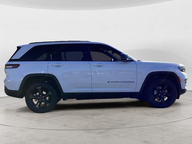 new 2024 Jeep Grand Cherokee car, priced at $42,246