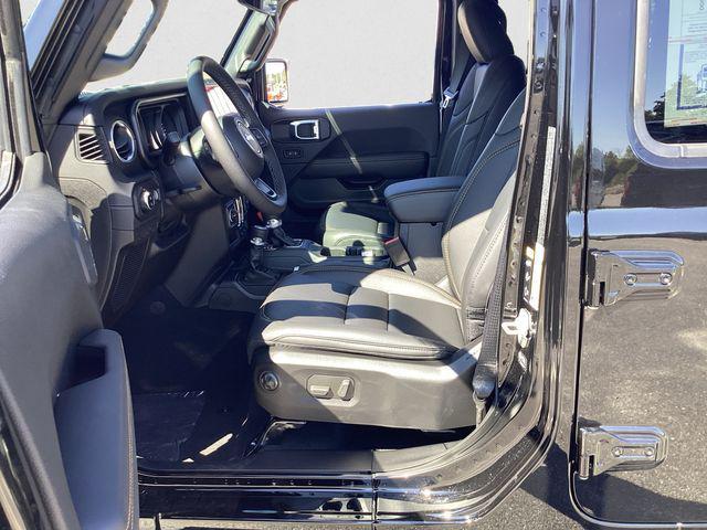 new 2025 Jeep Gladiator car, priced at $48,331