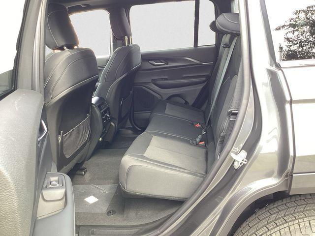 new 2025 Jeep Grand Cherokee car, priced at $38,079