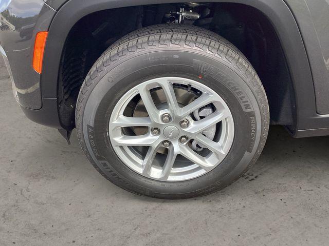 new 2025 Jeep Grand Cherokee car, priced at $38,079