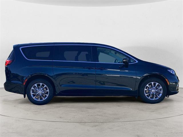 new 2024 Chrysler Pacifica car, priced at $43,360