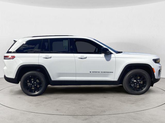 new 2025 Jeep Grand Cherokee car, priced at $42,671