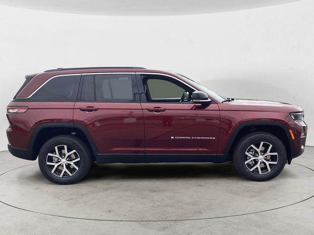 new 2025 Jeep Grand Cherokee car, priced at $47,406