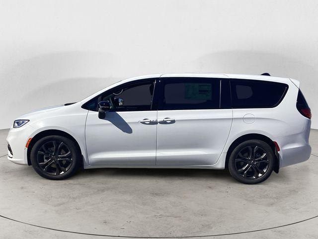 new 2026 Chrysler Pacifica car, priced at $42,797