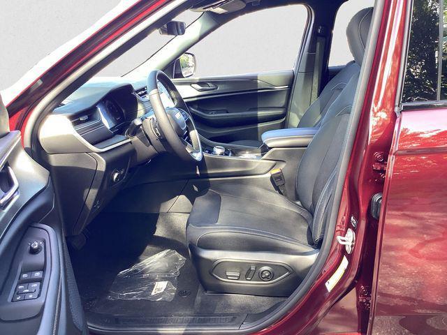 new 2025 Jeep Grand Cherokee car, priced at $37,259