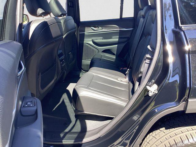 new 2025 Jeep Grand Cherokee car, priced at $47,371