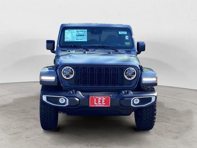 new 2025 Jeep Gladiator car, priced at $48,206