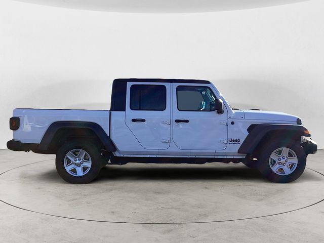 used 2023 Jeep Gladiator car, priced at $31,494