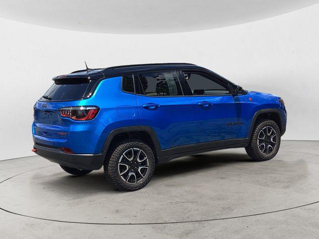 new 2024 Jeep Compass car, priced at $31,500