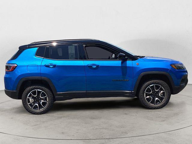 new 2024 Jeep Compass car, priced at $31,500