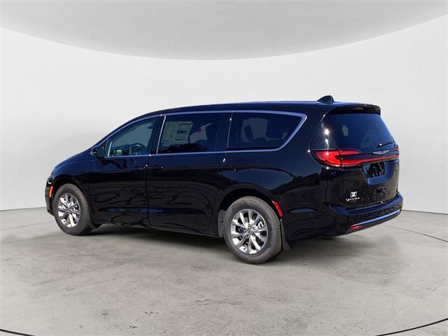 new 2024 Chrysler Pacifica car, priced at $43,865