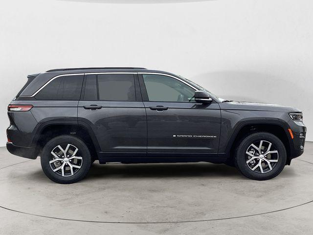 new 2025 Jeep Grand Cherokee car, priced at $46,306