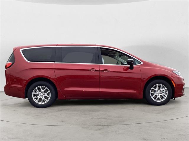 new 2024 Chrysler Pacifica car, priced at $41,190